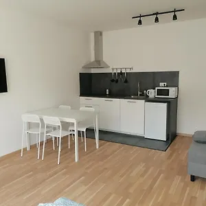  Apartmán Brand New #21 With Free Secure Parking In The Center